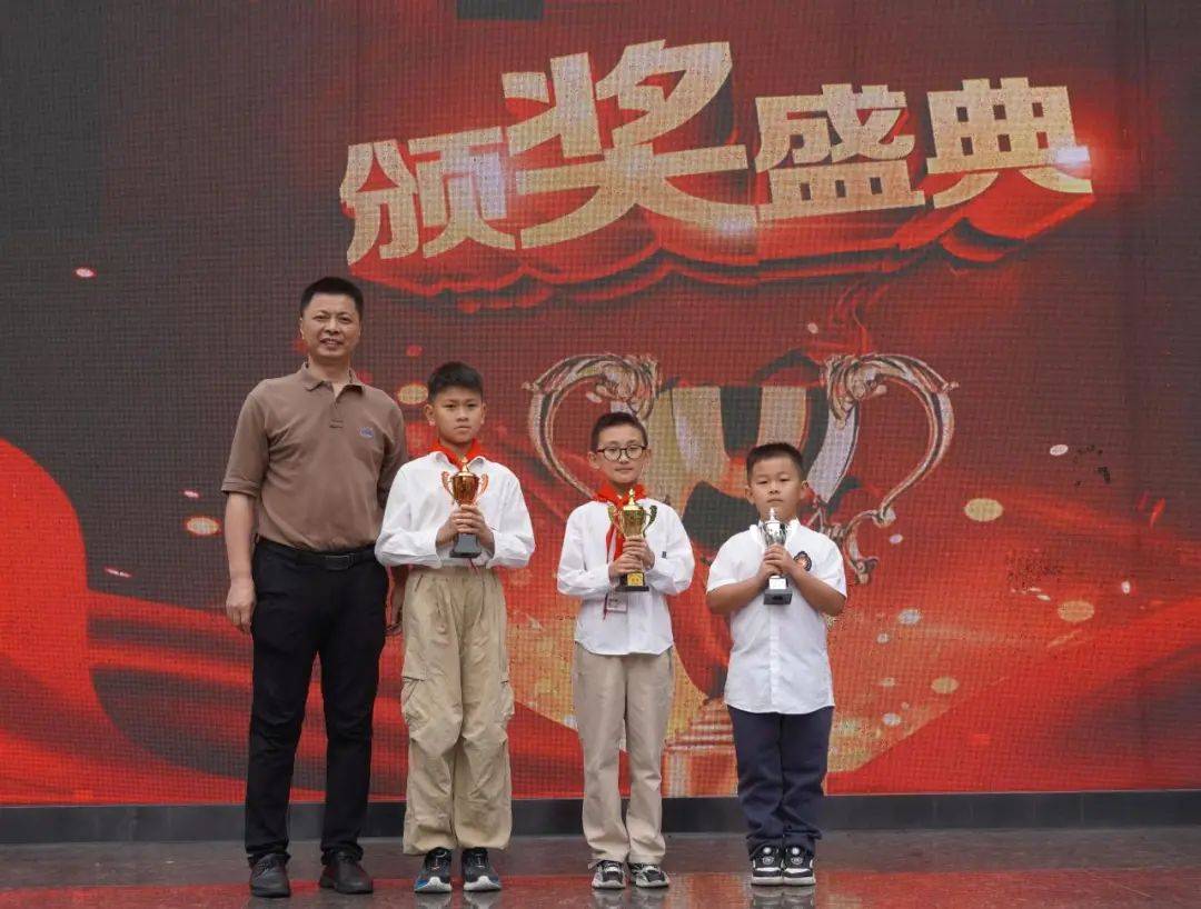 详细阅读:三明市实验小学(三明市实验小学老师名单) 三明市实验小学(三明市实验小学老师名单)